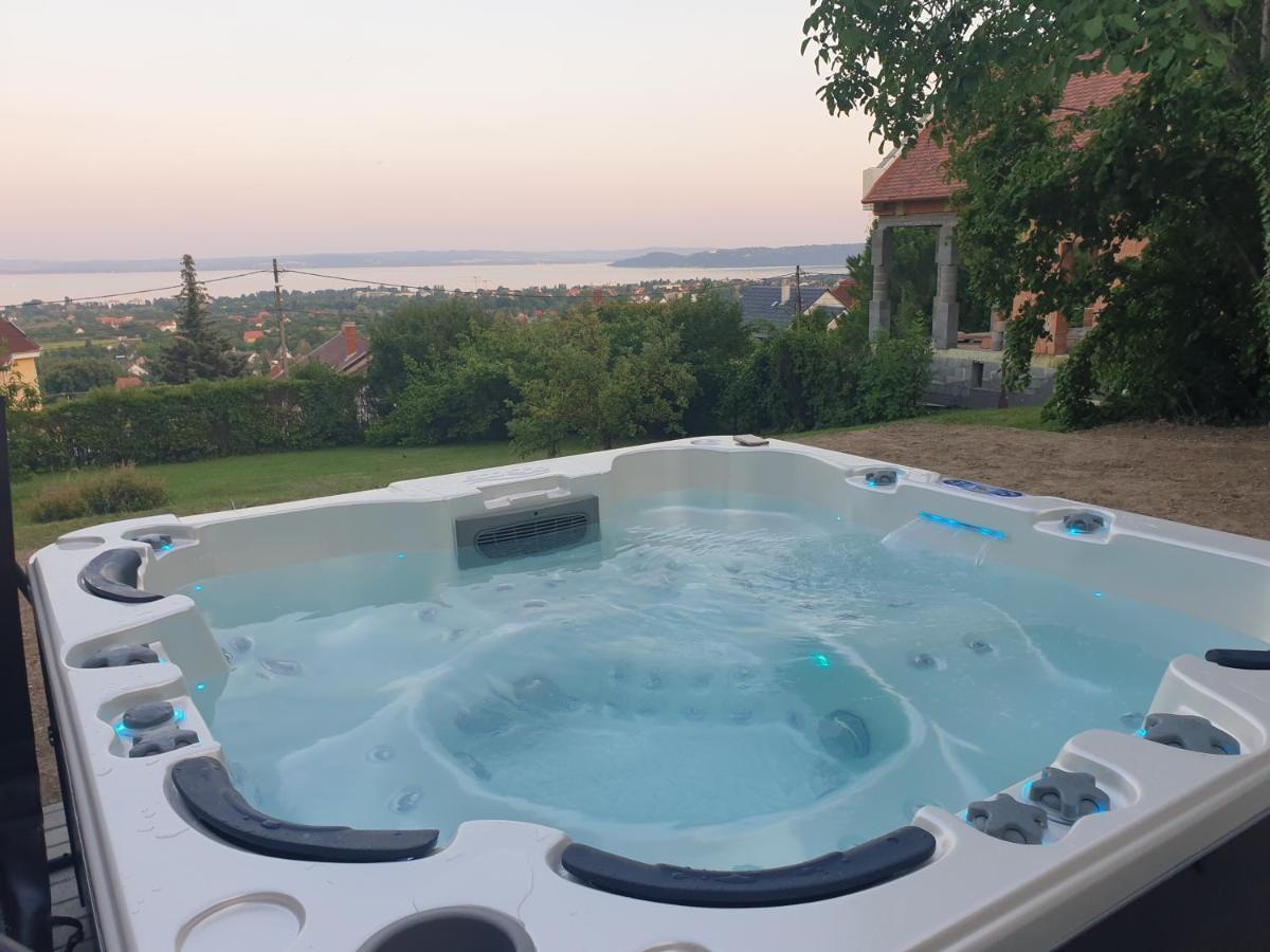 Lakeview Apartments Balatonfuered Kültér fotó